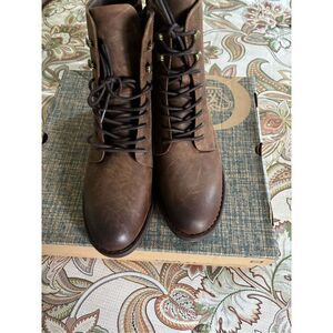 NWT Born Boreen Bootie